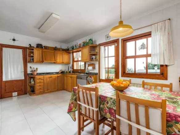 4-bedroom Villa In Calvià, Spain (400 M²)