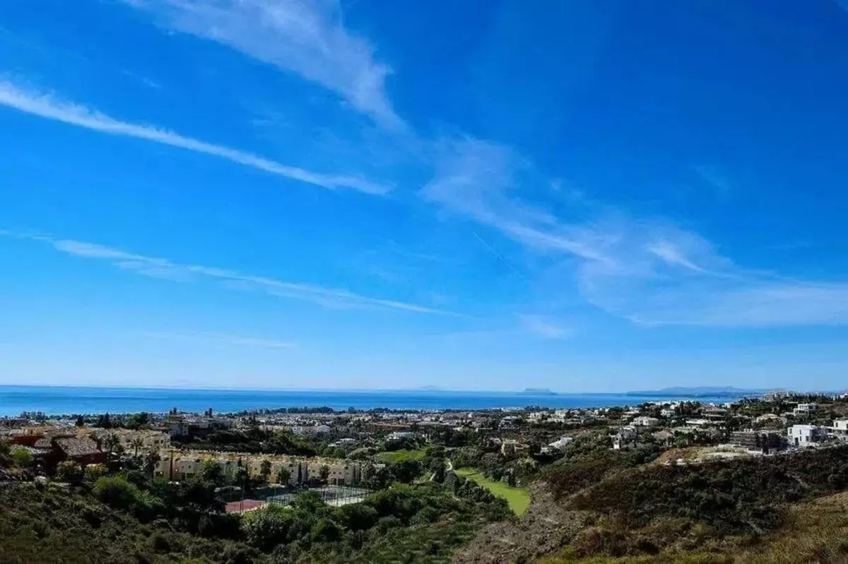 3-bedroom Apartment In Estepona, Spain (100 M²)