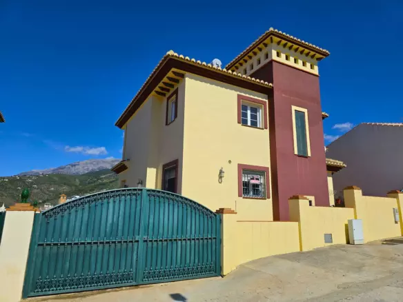 4-bedroom Villa In Canillas De Albaida, Spain (229 M²)