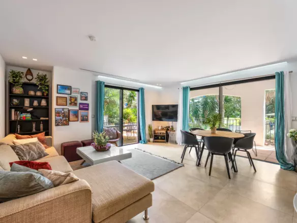 3-bedroom Apartment In Marbella, Spain (154 M²)