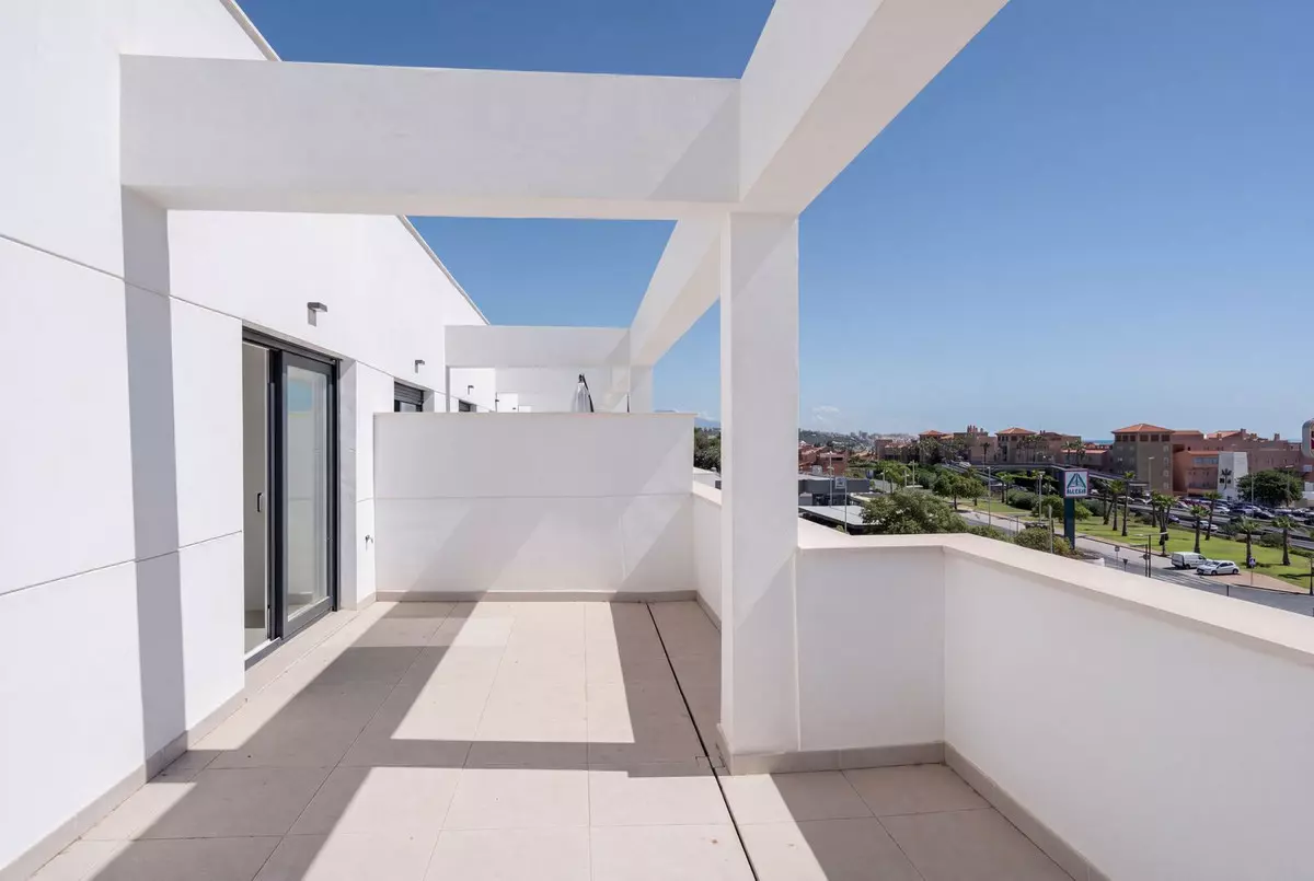 2-bedroom Apartment In Estepona, Spain (95 M²)