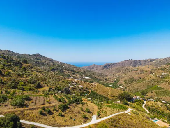 3-bedroom Country House In Cómpeta, Spain (178 M²)