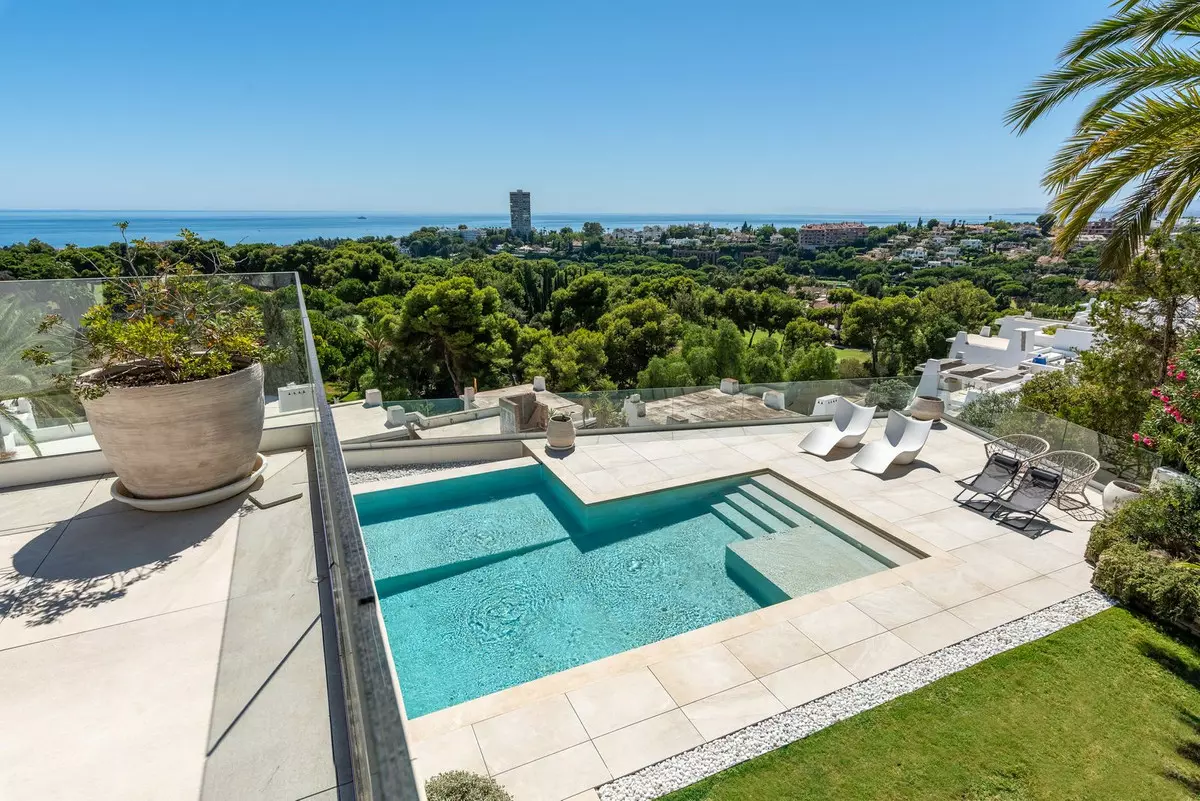 4-bedroom Villa In Marbella, Spain (429 M²)