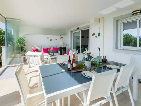 3-bedroom Apartment In Casares, Spain (80 M²)