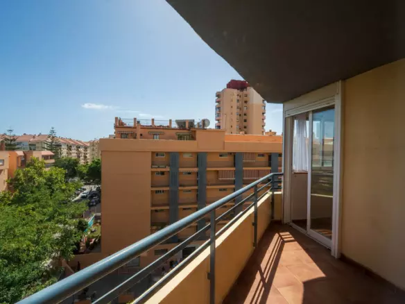 3-bedroom Apartment In Fuengirola, Spain (98 M²)