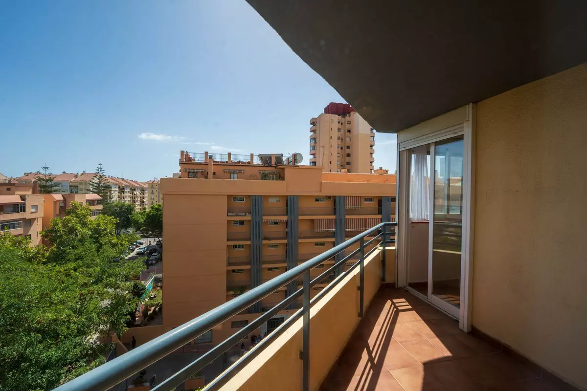3-bedroom Apartment In Fuengirola, Spain (98 M²)
