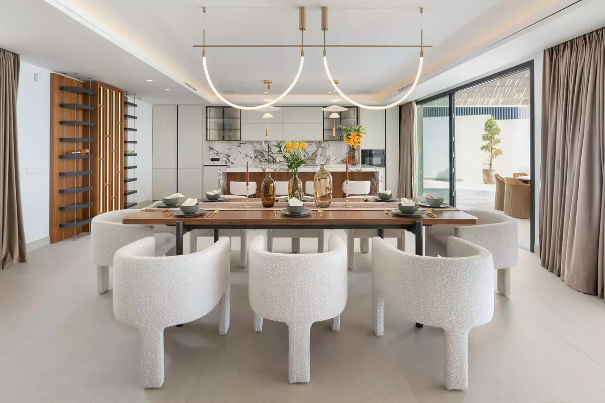 5-bedroom Villa In Marbella, Spain (627 M²)