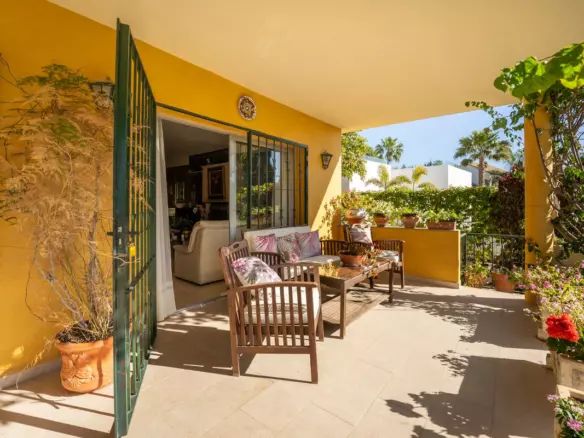 5-bedroom Villa In Estepona, Spain (169 M²)