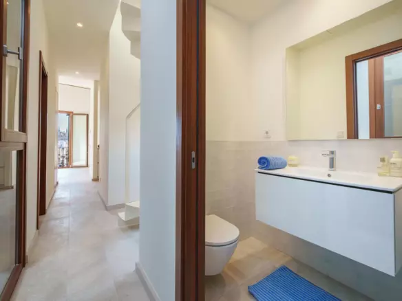3-bedroom Apartment In Palma De Mallorca, Spain (170 M²)