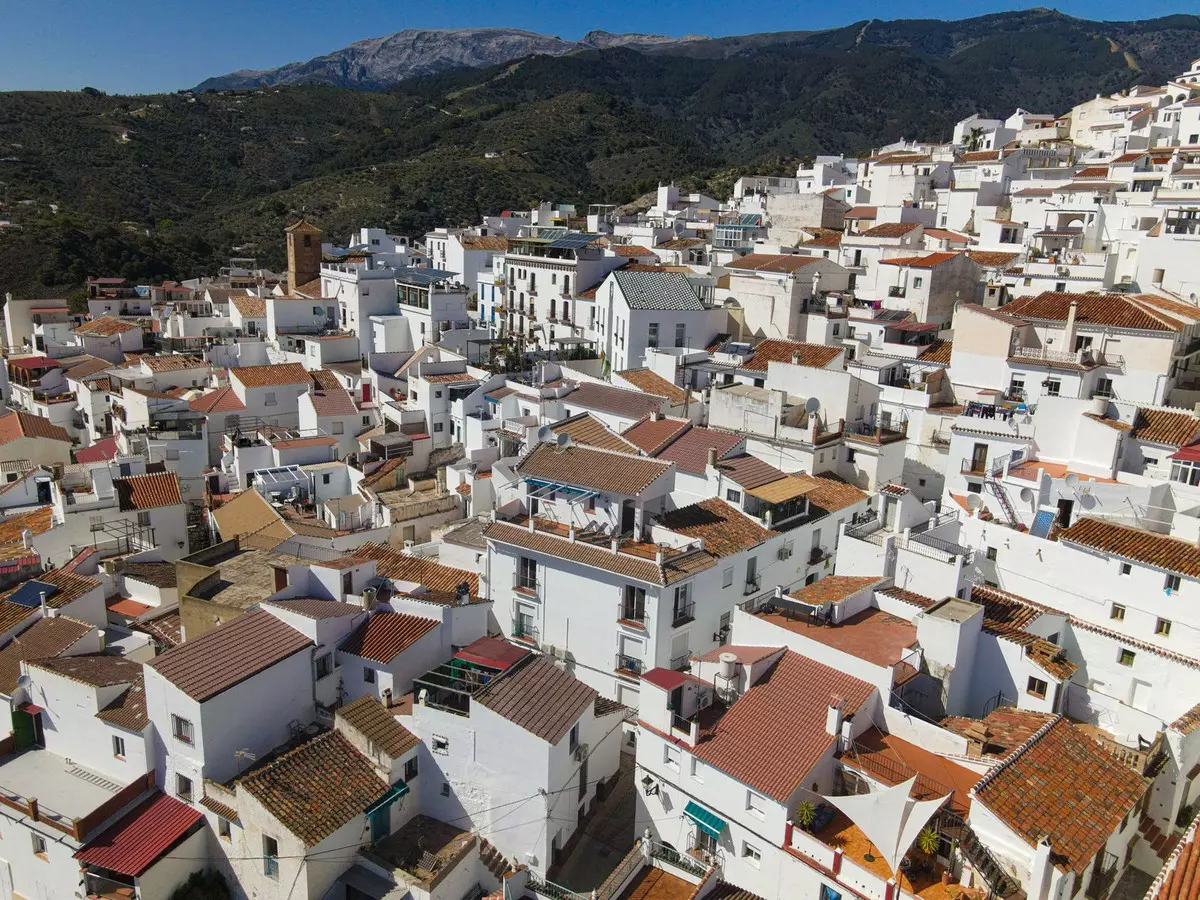 5-bedroom Town House In Canillas De Albaida, Spain (449 M²)