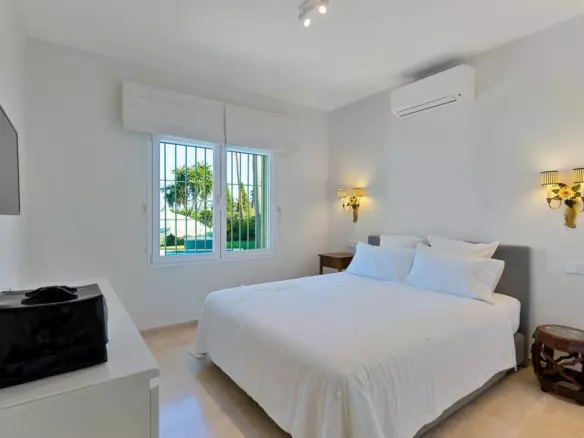 3-bedroom Villa In Estepona, Spain (272 M²)