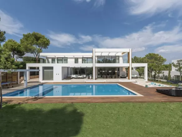 6-bedroom Villa In Calvià, Spain (748 M²)