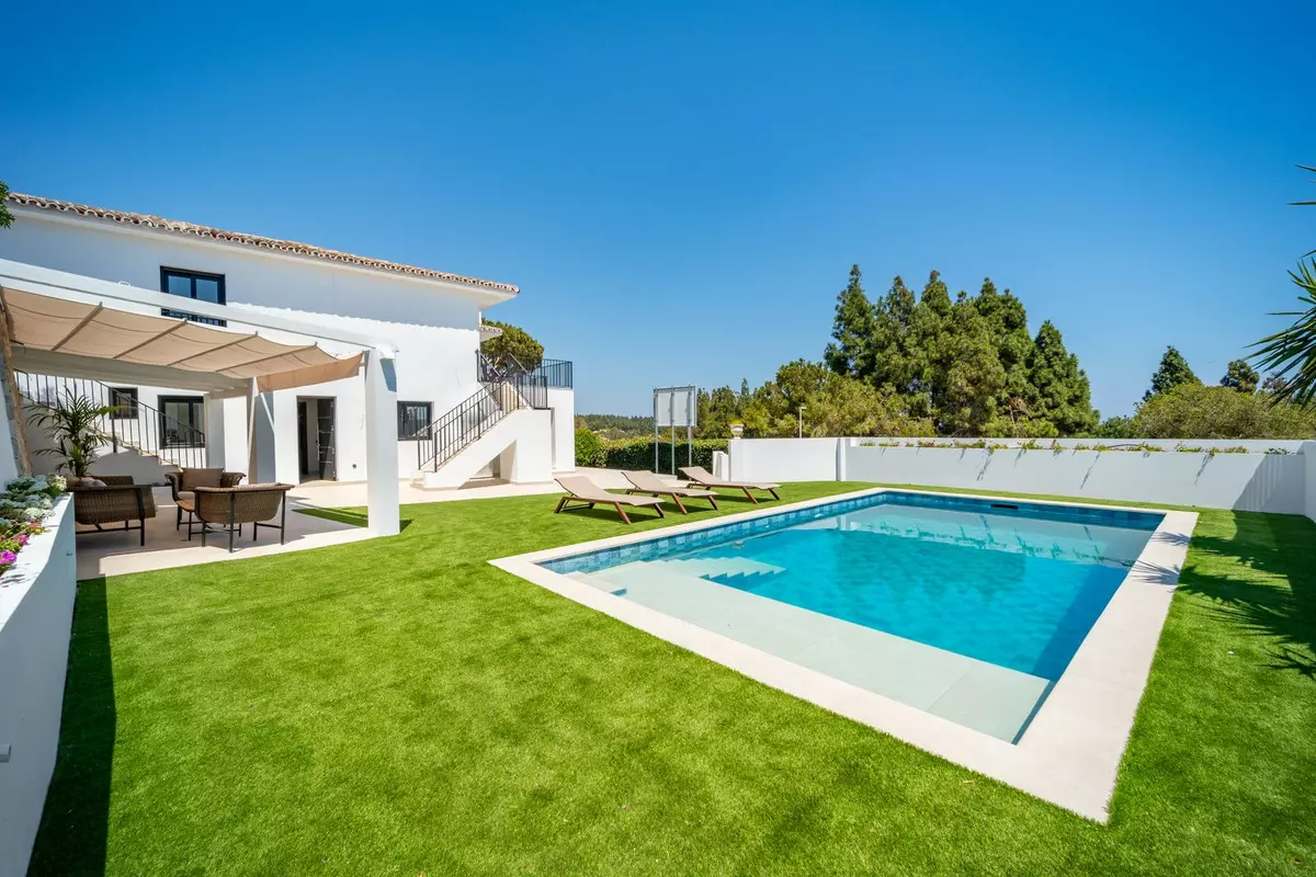 5-bedroom Villa In Mijas, Spain (329 M²)