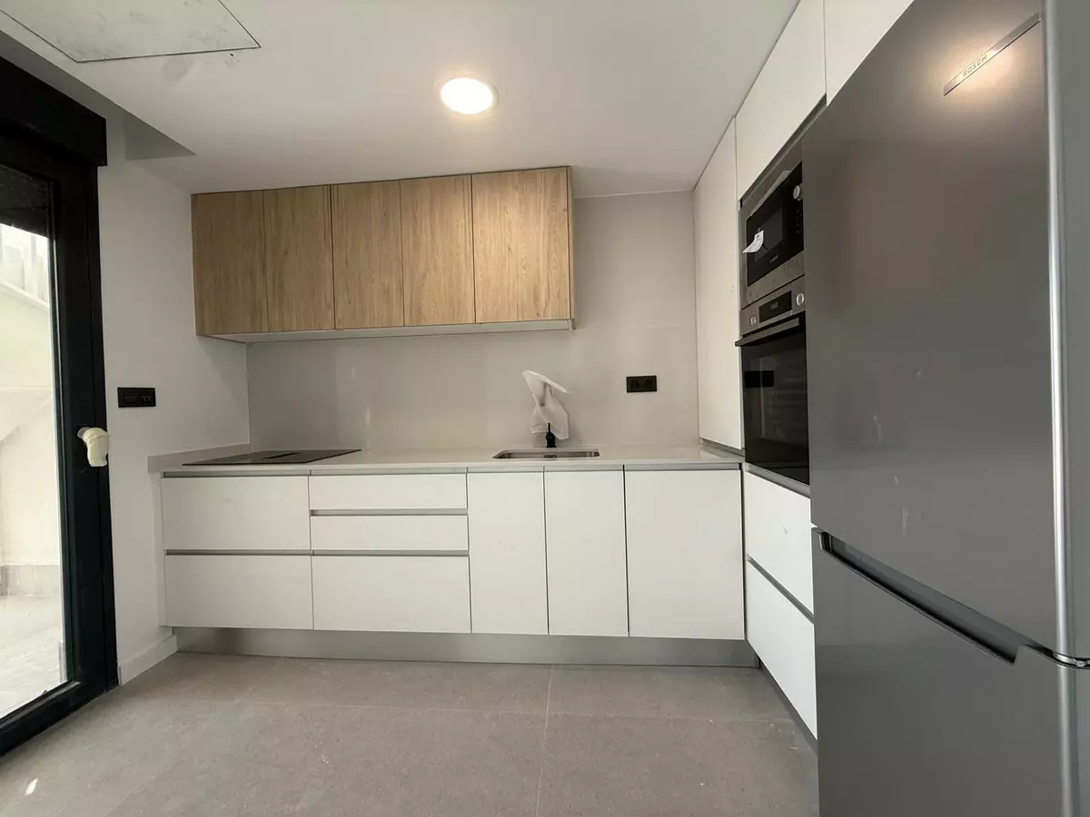 2-bedroom Apartment In Alicante, Spain (56 M²)