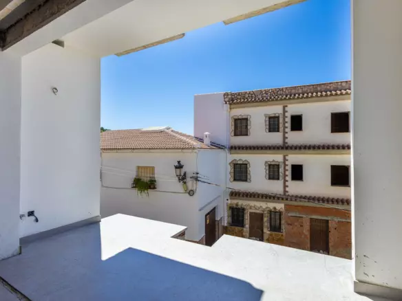 3-bedroom Apartment In Cómpeta, Spain (84 M²)