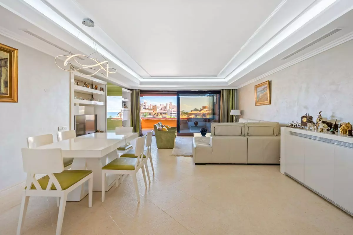 3-bedroom Apartment In Estepona, Spain (159 M²)