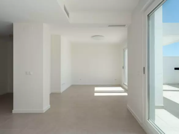 3-bedroom Apartment In Estepona, Spain (111 M²)