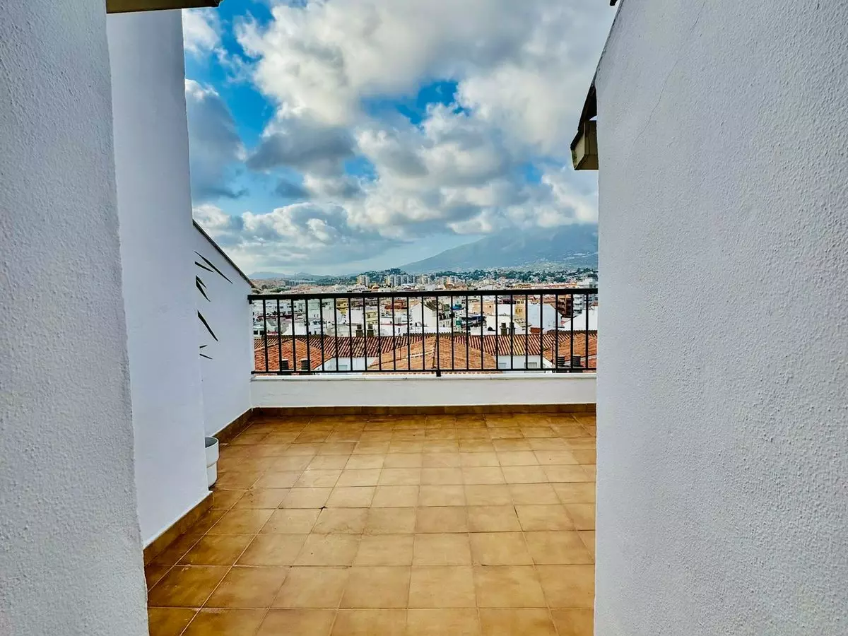 1-bedroom Apartment In Fuengirola, Spain (100 M²)