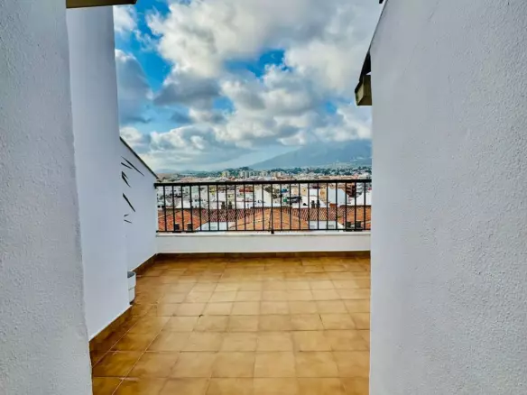 1-bedroom Apartment In Fuengirola, Spain (100 M²)