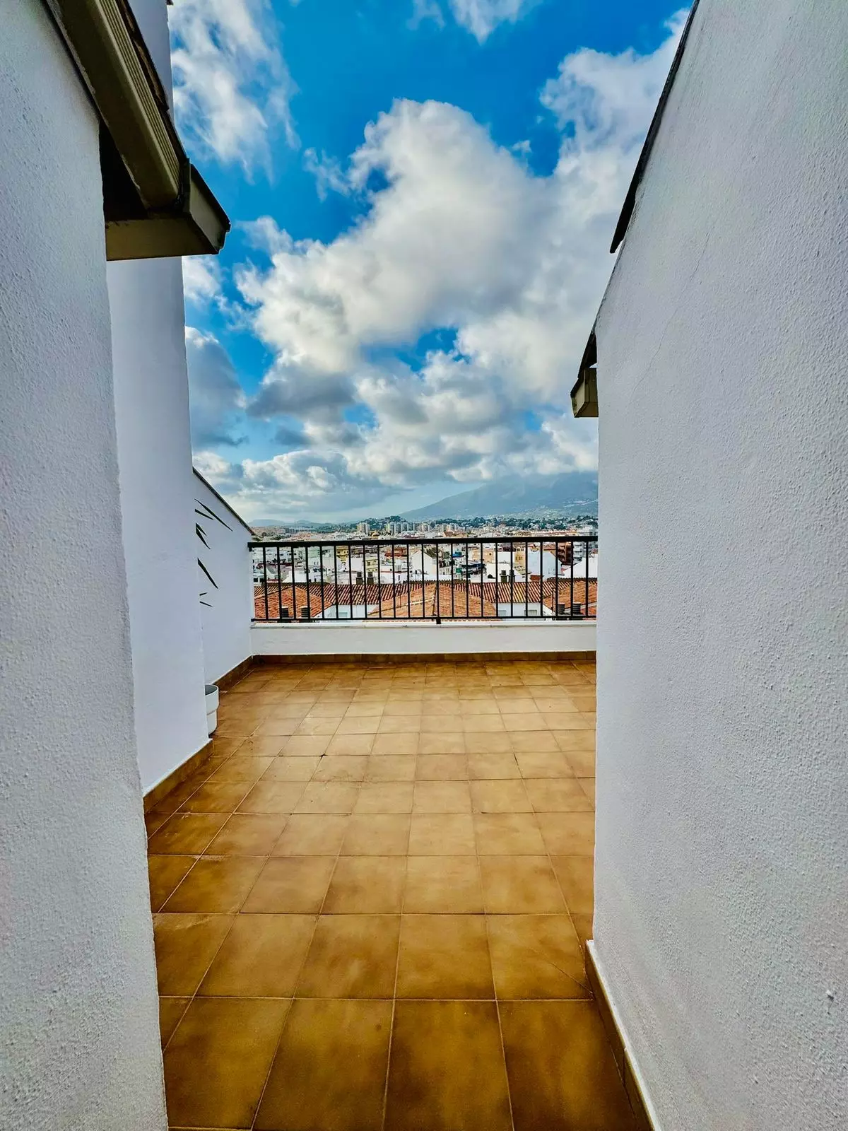 ShowFeedImage-a8231a 1-bedroom Apartment In Fuengirola, Spain (100 M²)