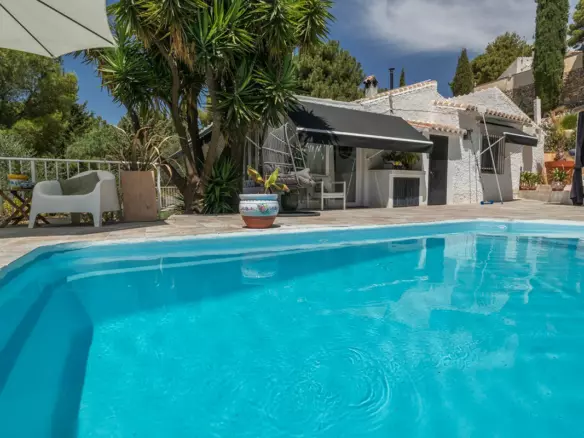 2-bedroom Villa In Cómpeta, Spain (95 M²)