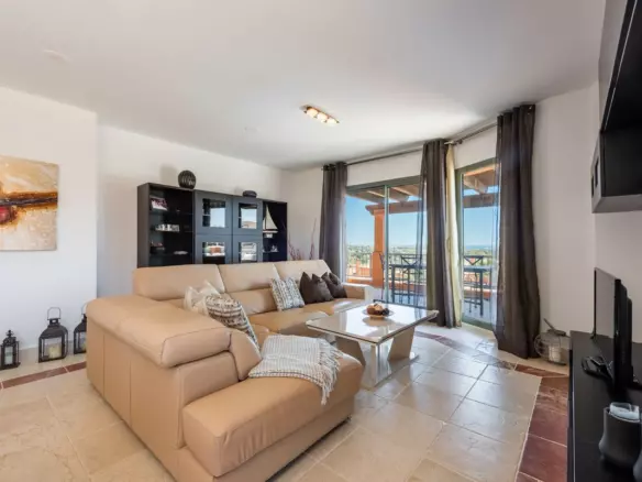 3-bedroom Apartment In Estepona, Spain (169 M²)