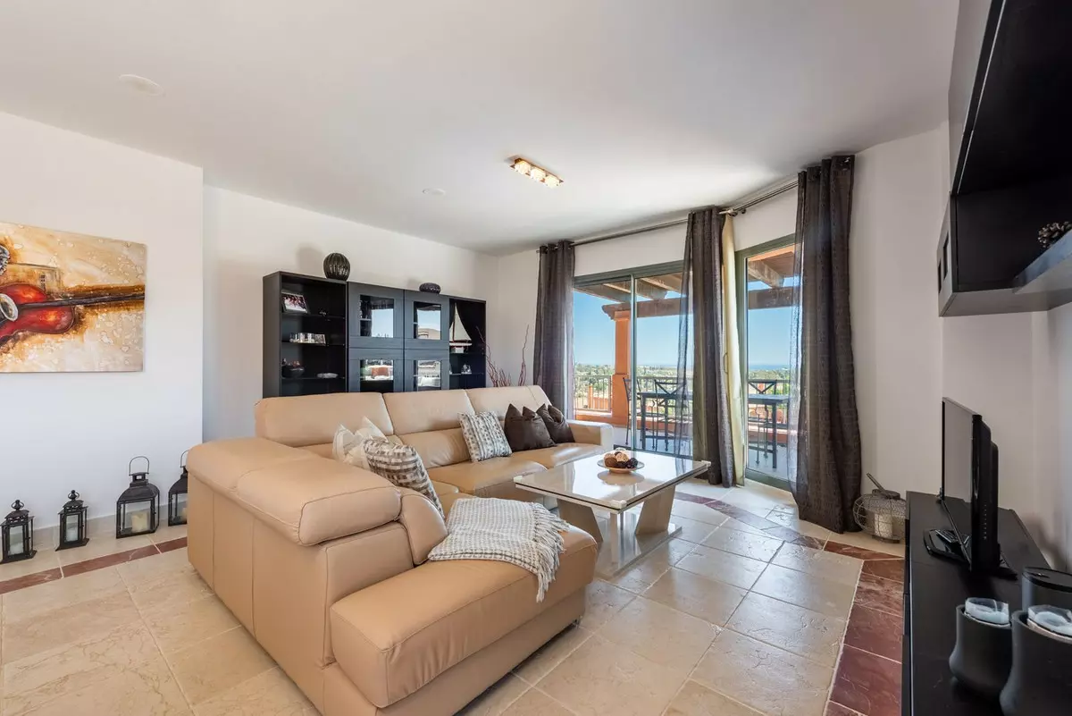 3-bedroom Apartment In Estepona, Spain (169 M²)