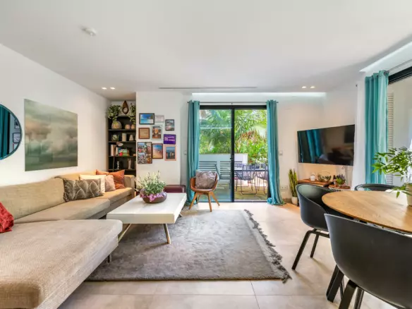 3-bedroom Apartment In Marbella, Spain (154 M²)