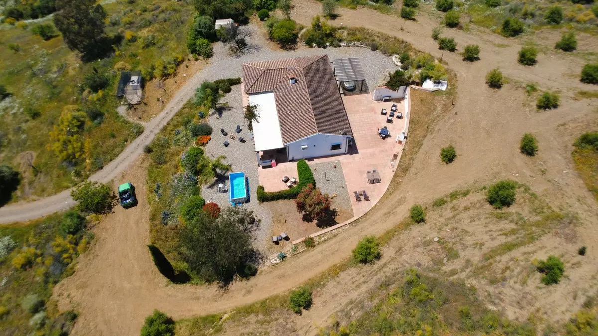3-bedroom Villa In Álora, Spain (148 M²)