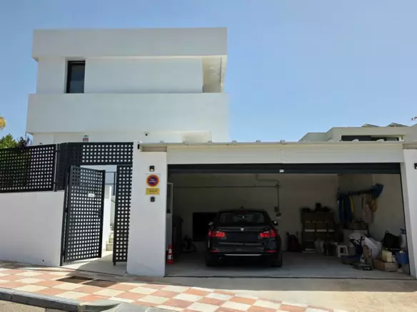 3-bedroom Villa In Manilva, Spain (218 M²)