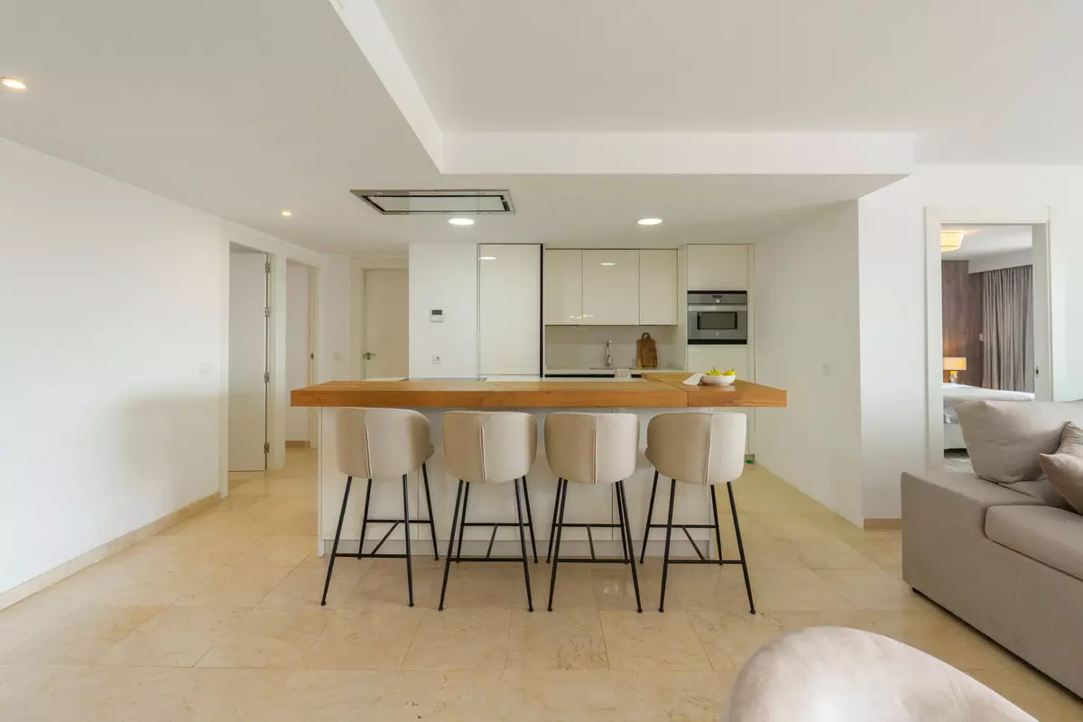 4-bedroom Apartment In Marbella, Spain (145 M²)