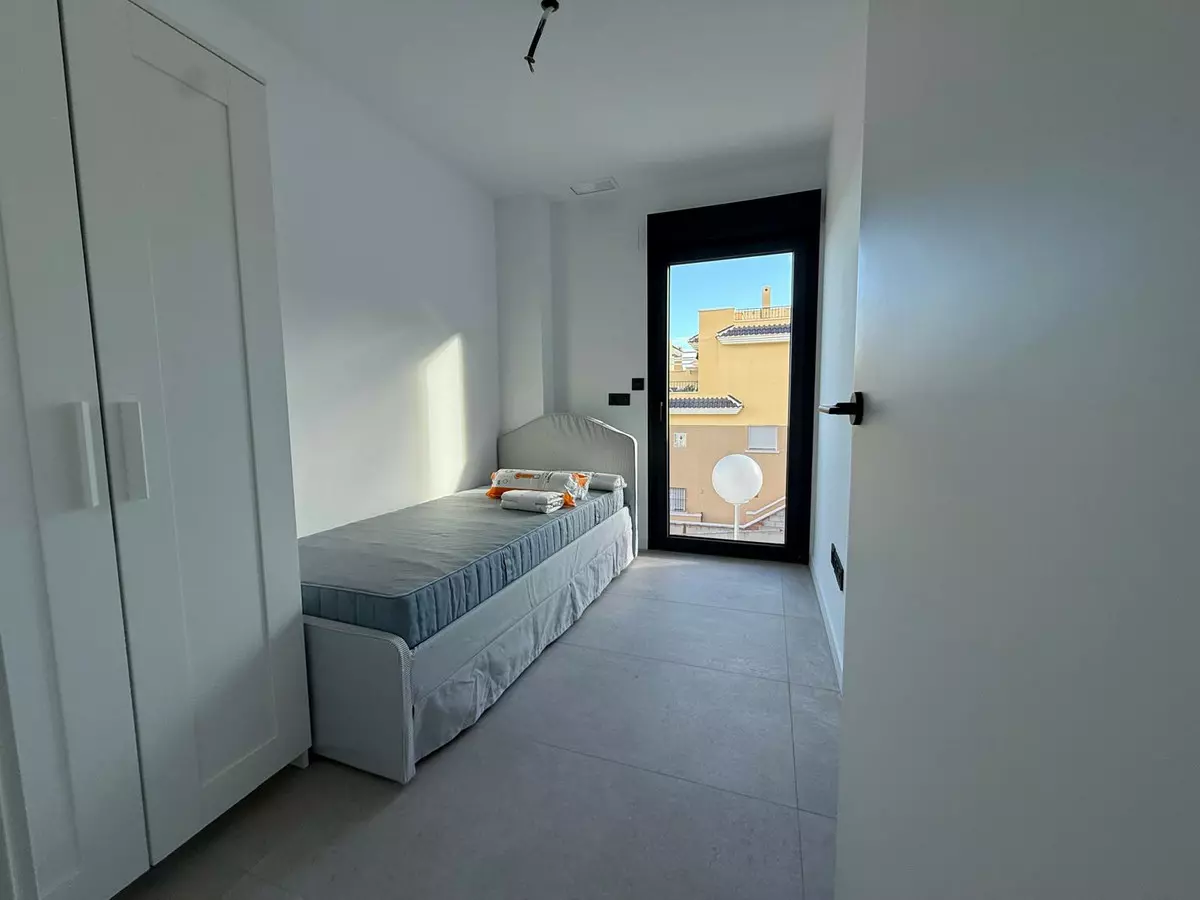 2-bedroom Apartment In Alicante, Spain (56 M²)