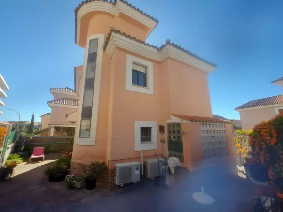 3-bedroom Villa In Manilva, Spain (131 M²)