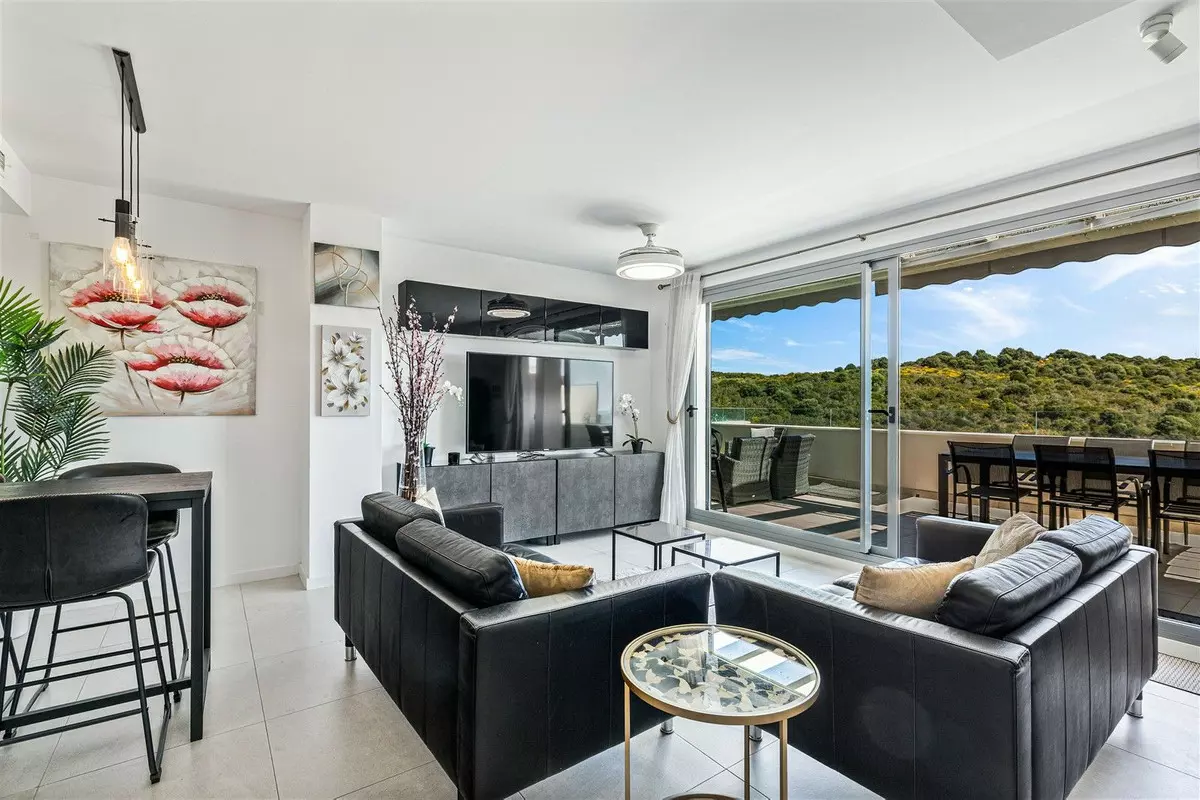 3-bedroom Apartment In Estepona, Spain (125 M²)