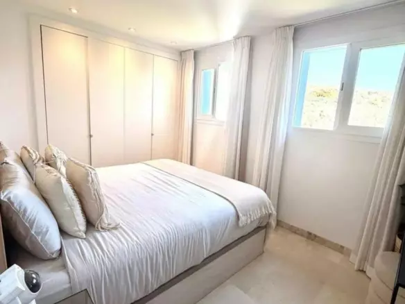 3-bedroom Apartment In Estepona, Spain (100 M²)