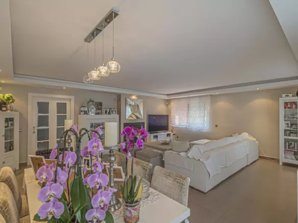 5-bedroom Villa In Marbella, Spain (275 M²)