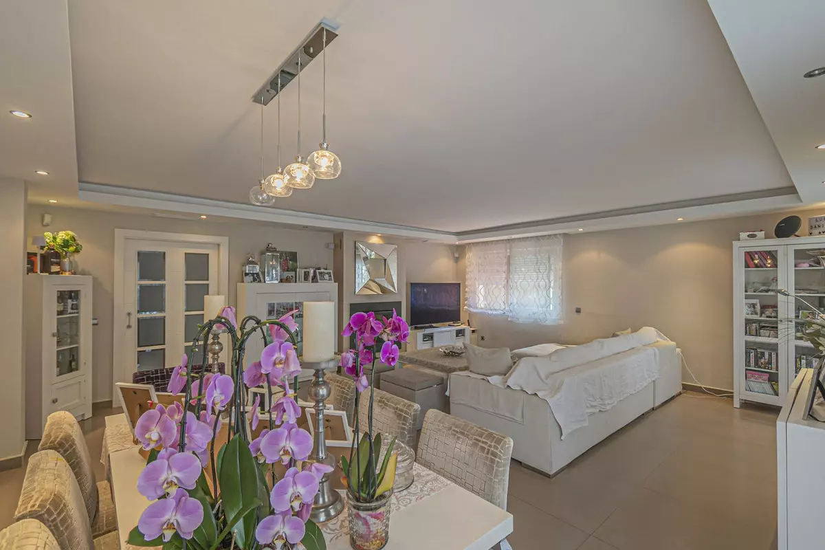 5-bedroom Villa In Marbella, Spain (275 M²)
