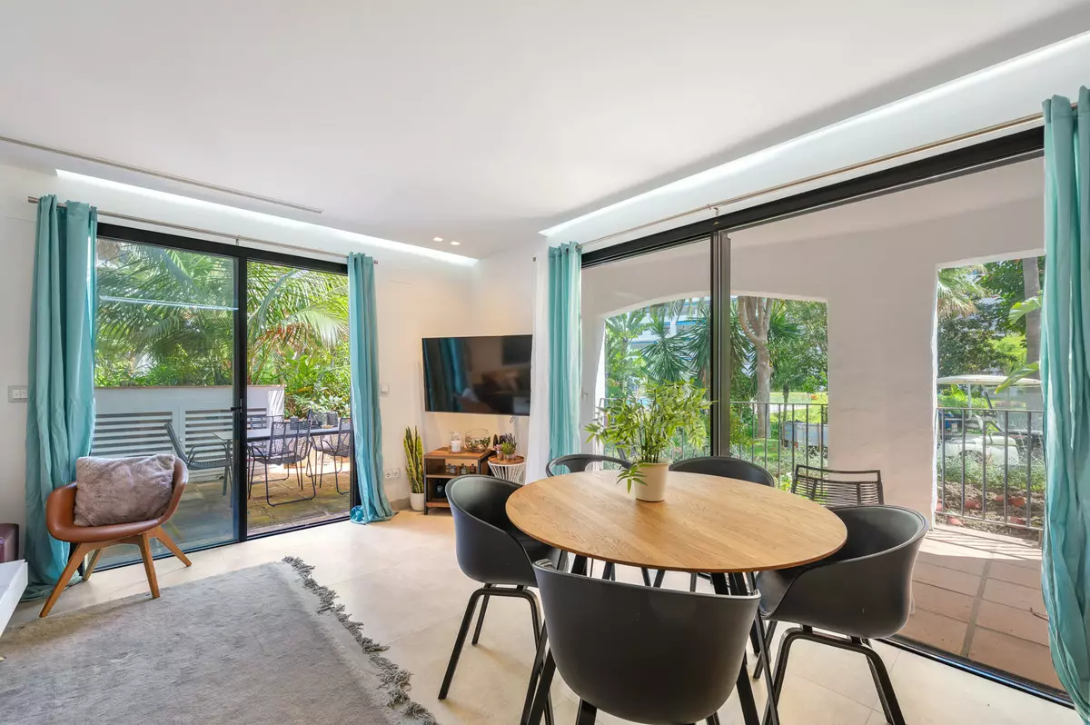 3-bedroom Apartment In Marbella, Spain (154 M²)