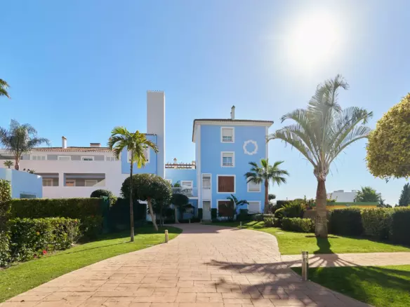 3-bedroom Apartment In Estepona, Spain (130 M²)
