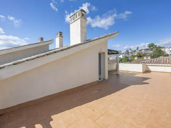1-bedroom Apartment In Estepona, Spain (90 M²)