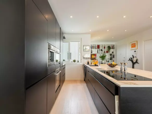 2-bedroom Apartment In Marbella, Spain (173 M²)