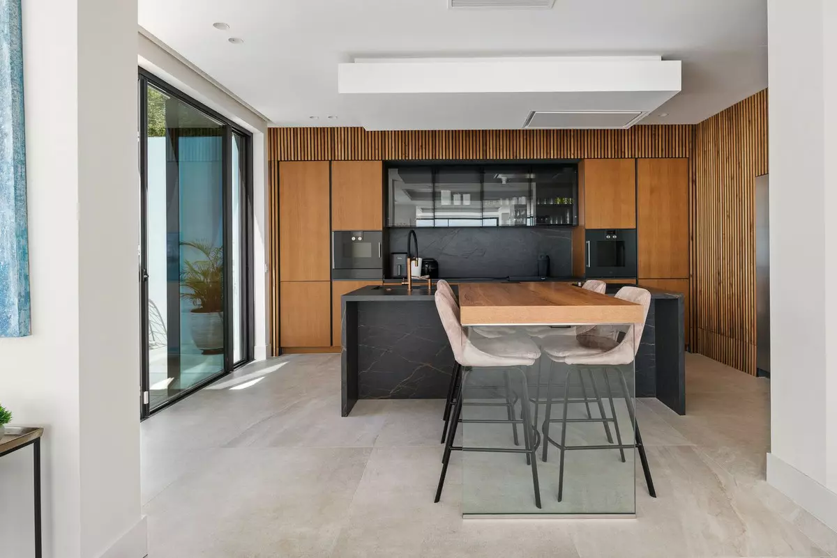 4-bedroom Villa In Marbella, Spain (429 M²)