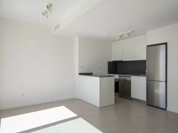 3-bedroom Apartment In Estepona, Spain (111 M²)