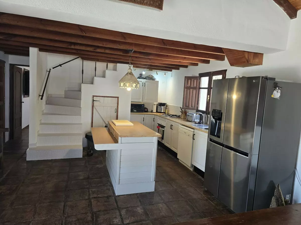 3-bedroom Villa In Guaro, Spain (152 M²)