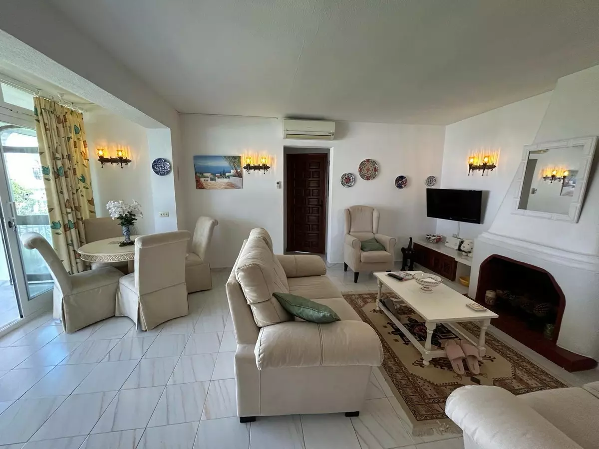 1-bedroom Apartment In Estepona, Spain (61 M²)