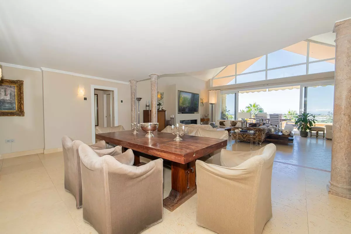 3-bedroom Apartment In Marbella, Spain (263 M²)