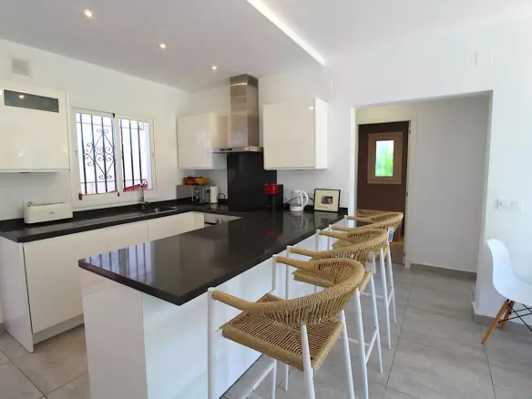 2-bedroom Apartment In Estepona, Spain (79 M²)