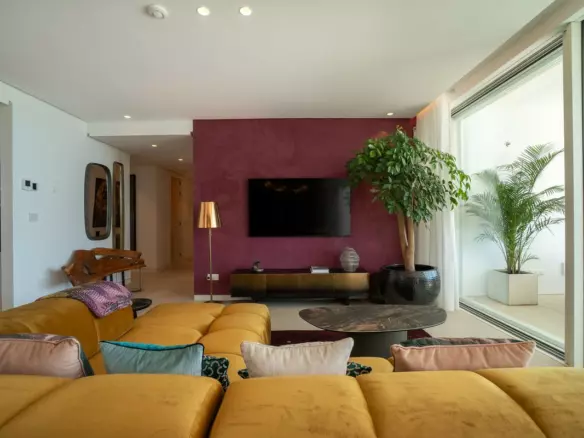 3-bedroom Apartment In Ojen, Spain (145 M²)