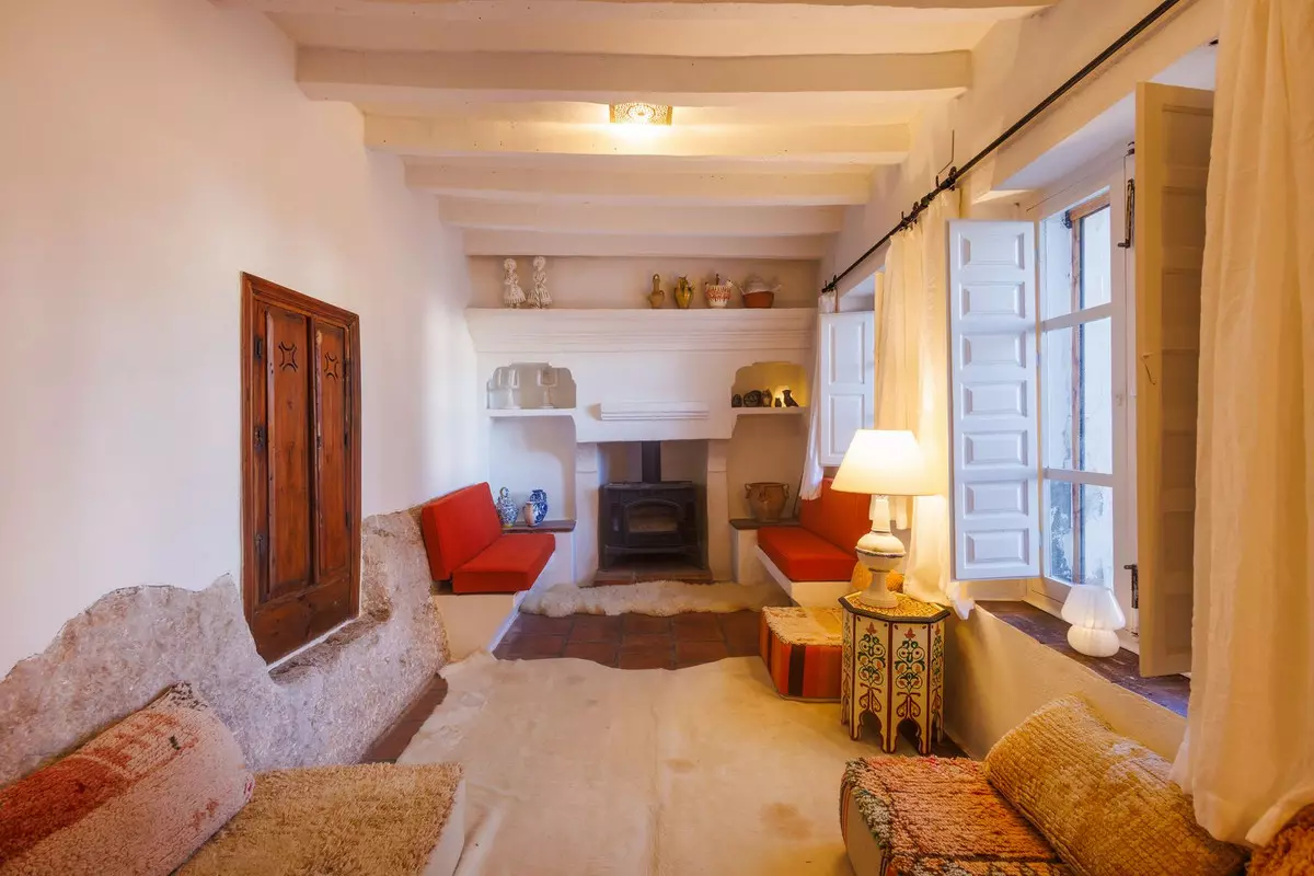 3-bedroom Town House In Comares, Spain (142 M²)