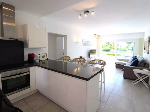 2-bedroom Apartment In Estepona, Spain (79 M²)